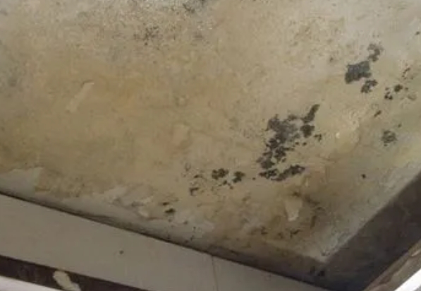 重庆阳台漏水维修公司分享下重庆卫生间渗水维修需要注意哪些问题。